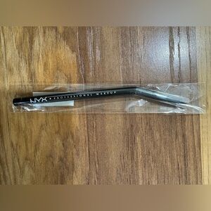 NYX Black Professional Makeup Brush
